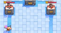 皇室戰(zhàn)爭復(fù)仇滾木和狂暴樵夫?qū)崙?zhàn)教學(xué)