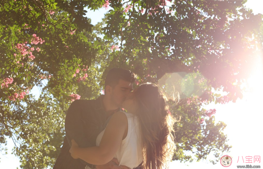 今天你吻了么 接吻節(jié)活動花樣玩法秀恩愛 今天你吻了么 接吻節(jié)活動花樣玩法秀恩愛