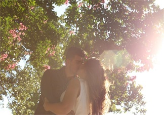 今天你吻了么 接吻節(jié)活動(dòng)花樣玩法秀恩愛(ài)