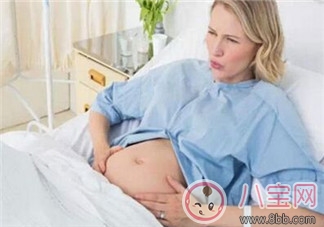 為什么產(chǎn)房?jī)?nèi)的生死要由產(chǎn)房外決定？女性權(quán)益無(wú)法得到保障嗎？