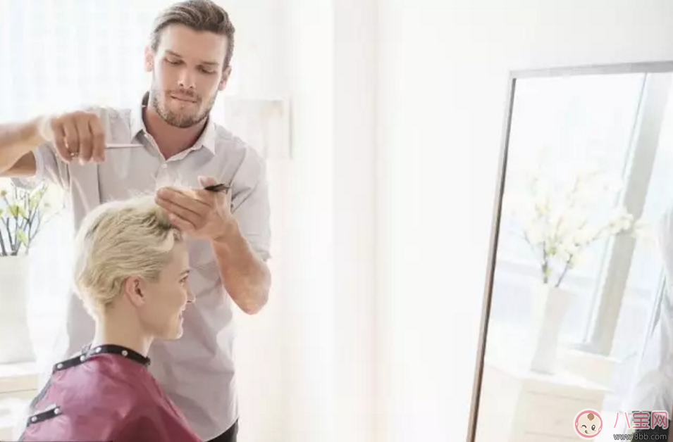 孕期長(zhǎng)發(fā)搶胎兒營(yíng)養(yǎng)嗎？需要剪短發(fā)嗎？