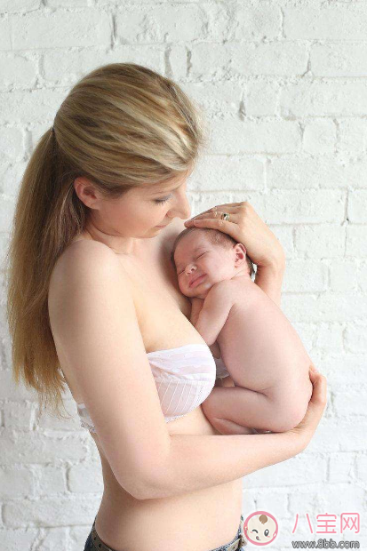 胎兒在肚子里哭能感覺到嗎 胎兒在準(zhǔn)媽媽肚子變化 胎兒在肚子里哭能感覺到嗎 胎兒在準(zhǔn)媽媽肚子變化