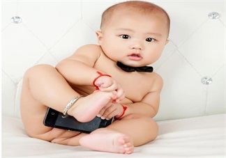 其實(shí)在懷孕的時(shí)候注意好 寶寶也會(huì)不長(zhǎng)胎記