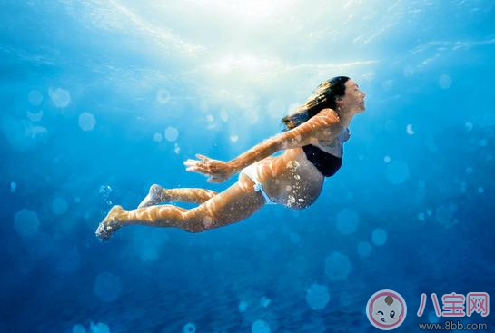 夏天懷孕太熱可以游泳嗎 孕婦怎么游泳好 夏天懷孕太熱可以游泳嗎 孕婦怎么游泳好