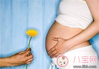 水腫要少喝水嗎 孕期水腫如何緩解 水腫要少喝水嗎 孕期水腫如何緩解