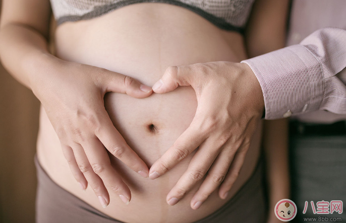 寶寶在肚子里的會干什么 寶寶在媽媽肚子里會做的五件事 寶寶在肚子里的會干什么 寶寶在媽媽肚子里會做的五件事