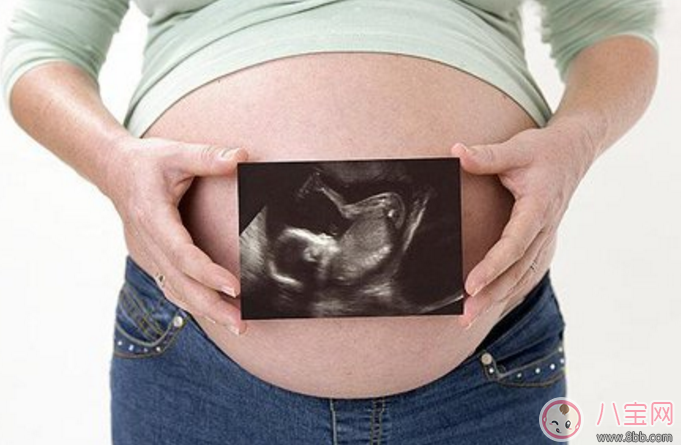 寶寶在肚子里的會干什么 寶寶在媽媽肚子里會做的五件事 寶寶在肚子里的會干什么 寶寶在媽媽肚子里會做的五件事