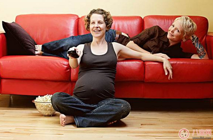 孕婦看電視對胎兒有影響嗎 孕婦看電視有輻射嗎如何預(yù)防輻射