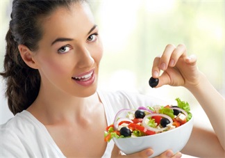 懷孕吃哈密瓜竟然催吐 懷孕這些食物一定要遠(yuǎn)離