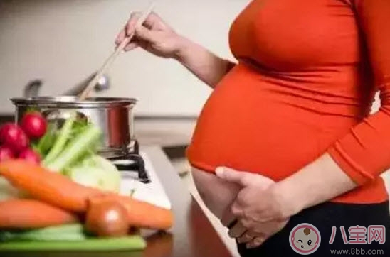 孕婦懷孕三個(gè)月中暑怎么辦 孕婦中暑怎么處理 孕婦懷孕三個(gè)月中暑怎么辦 孕婦中暑怎么處理