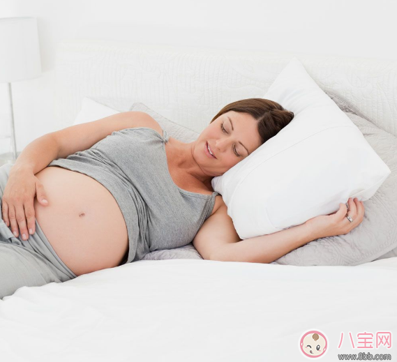 胡杏兒懷孕三個月竟然還在工作 懷孕工作竟有這么多好處 胡杏兒懷孕三個月竟然還在工作 懷孕工作竟有這么多好處