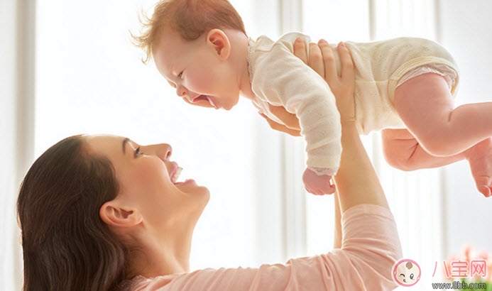 如何才能順利分娩 如何減輕分娩時(shí)的疼痛(順利分娩的三個(gè)特征)