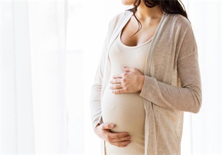 孕婦肚子沒(méi)事別亂摸 驚動(dòng)胎兒可不好