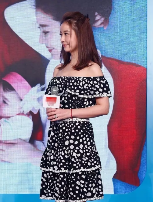 林心如產(chǎn)后快速恢復(fù)苗條？產(chǎn)后普拉提讓胸部美回來！