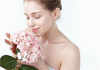 女性乳癌癥狀多 胸部護(hù)理不可少