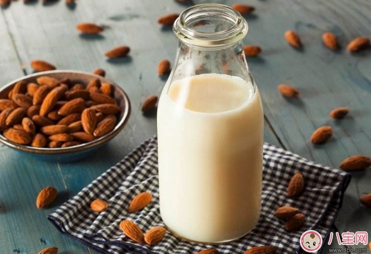 哺乳期喝杏仁奶好處多 美容養(yǎng)顏還補(bǔ)鈣 哺乳期喝杏仁奶好處多 美容養(yǎng)顏還補(bǔ)鈣