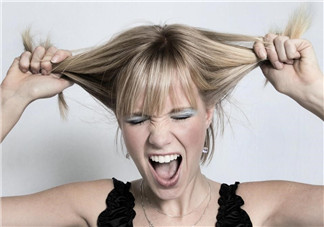 產(chǎn)后掉發(fā)嚴(yán)重怎么辦 產(chǎn)后掉發(fā)如何正確預(yù)防 產(chǎn)后掉發(fā)嚴(yán)重怎么辦 產(chǎn)后掉發(fā)如何正確預(yù)防