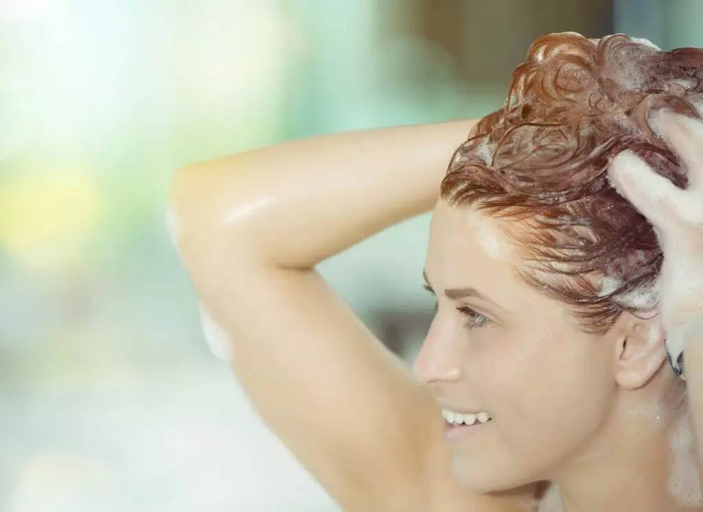 產(chǎn)后掉發(fā)嚴(yán)重怎么辦 產(chǎn)后掉發(fā)如何正確預(yù)防 產(chǎn)后掉發(fā)嚴(yán)重怎么辦 產(chǎn)后掉發(fā)如何正確預(yù)防