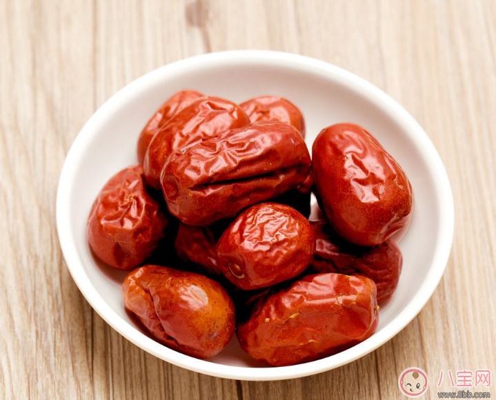 老太吃下15顆紅棗心臟驟停 正確吃紅棗才能對(duì)身體好 老太吃下15顆紅棗心臟驟停 正確吃紅棗才能對(duì)身體好