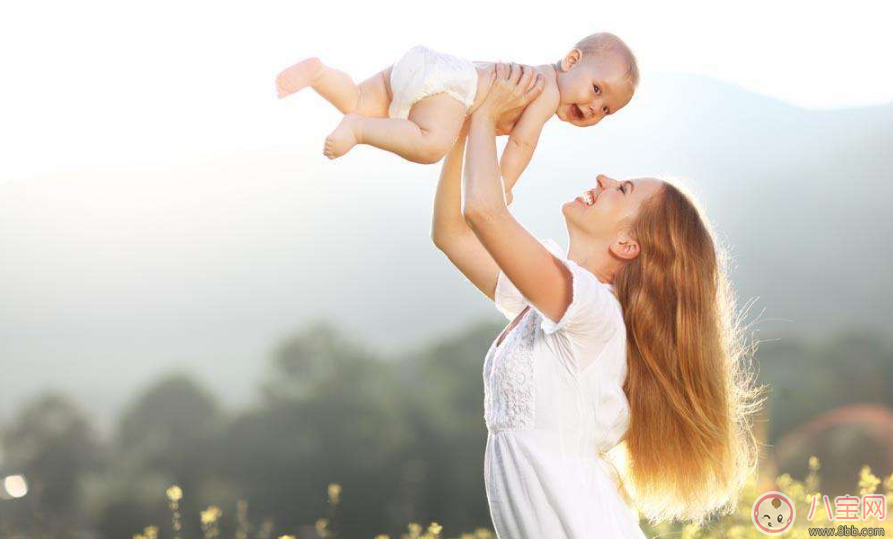 產(chǎn)后護理要到位 一不小心就有了媽媽手頸椎病和腰疼 產(chǎn)后護理要到位 一不小心就有了媽媽手頸椎病和腰疼