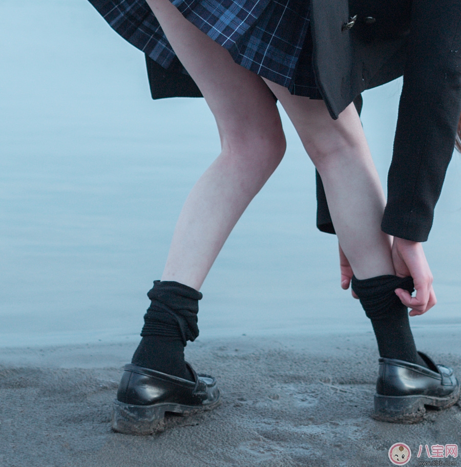 周冬雨瘦成漫畫(huà)腿  如何改變走路姿勢(shì)瘦腿