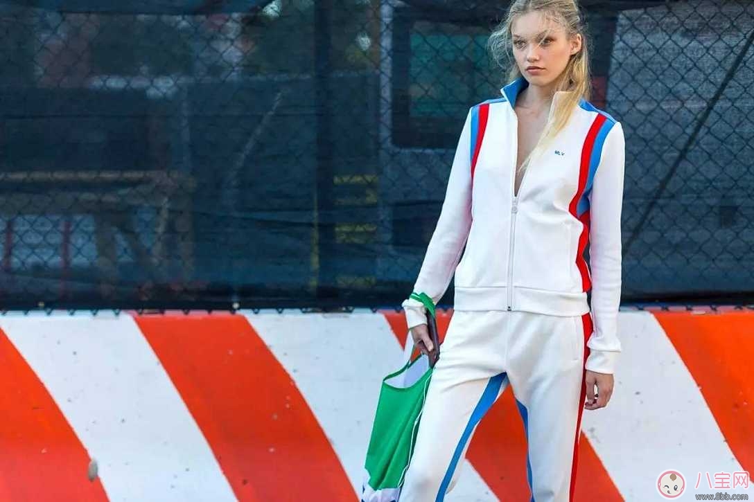 周冬雨瘦成漫畫(huà)腿  如何改變走路姿勢(shì)瘦腿