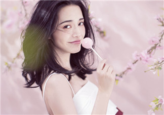 產(chǎn)后嚴(yán)重脫發(fā)怎么辦  全方面治療是關(guān)鍵