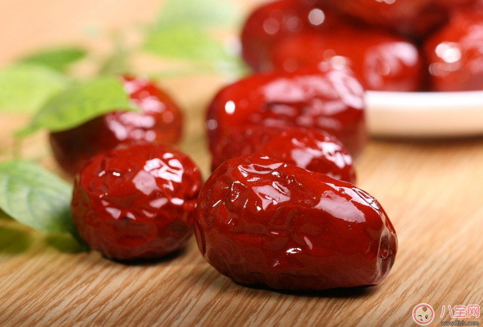 自然豐胸有方法 學(xué)會(huì)這些也是大胸妹