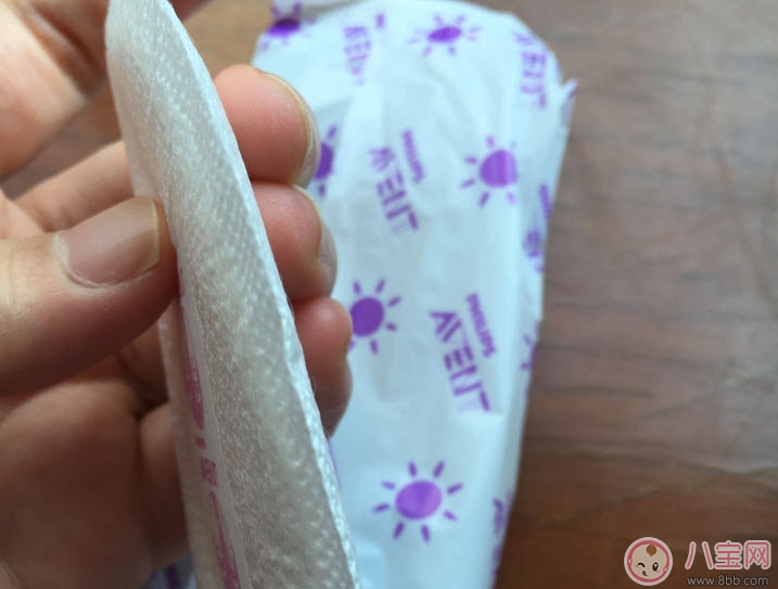 新安怡防溢乳墊怎么樣好用嗎 新安怡防溢乳墊吸水性測評(píng)使用