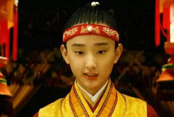 于小彤竟然單身 到底是誰套出他的話的呢？