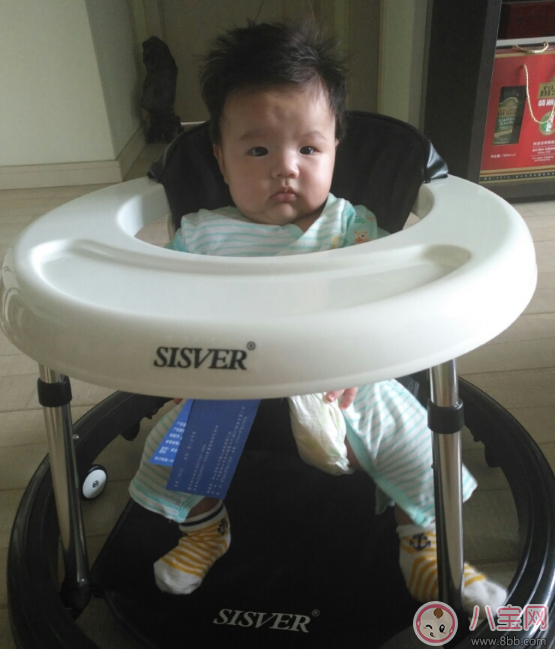 孩子學(xué)走路學(xué)步機(jī)怎么選 7-18月嬰兒學(xué)步車試用測評 孩子學(xué)走路學(xué)步機(jī)怎么選 7-18月嬰兒學(xué)步車試用測評