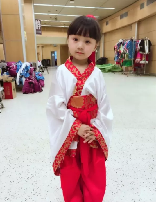 鄧倫《爸爸去哪兒》實(shí)習(xí)奶爸表現(xiàn) 東北萌娃與鄧倫配合默契嗎？