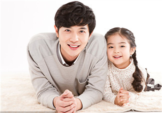 貝克漢姆鄧超周杰倫紛紛淪為“女兒奴” 有爸爸疼的女孩更有成就感