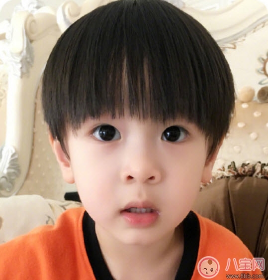 吳尊兒子Max正面照曝光大眼睛超萌 吳尊兒子Max和姐姐合照