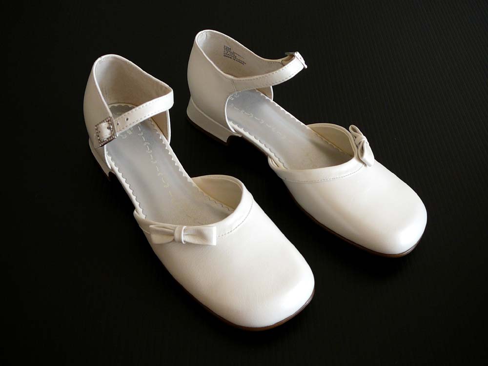 陳浩民帶全家開趴孩子穿巨型拖鞋 如何給寶寶選鞋子