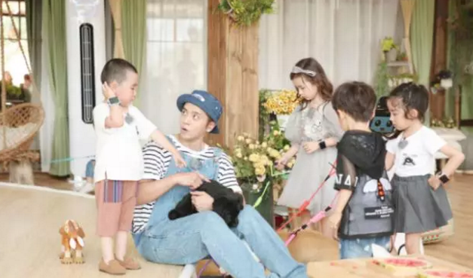 《小手牽小狗》羅志祥帶了幾位萌娃？阿拉蕾的表現(xiàn)怎么樣