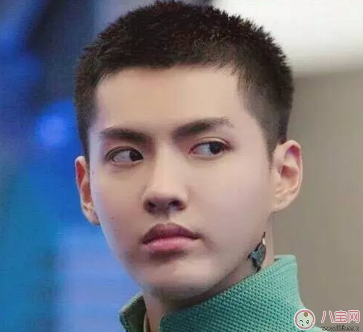 吳亦凡菠蘿頭發(fā)型圖片 2017吳亦凡發(fā)型圖片盤點(diǎn)