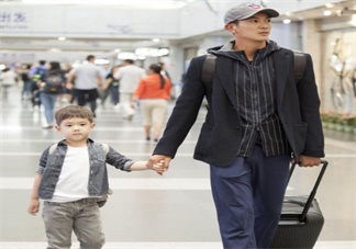 爸爸去哪兒停播,沒有的事 杜江和嗯哼現(xiàn)身機(jī)場