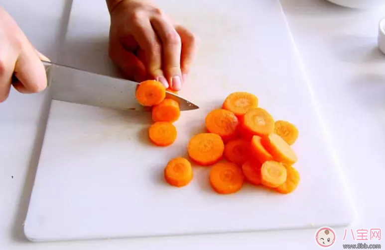 補(bǔ)充葉酸又能預(yù)防孕期便秘 干了這碗橙香胡蘿卜濃湯 補(bǔ)充葉酸又能預(yù)防孕期便秘 干了這碗橙香胡蘿卜濃湯