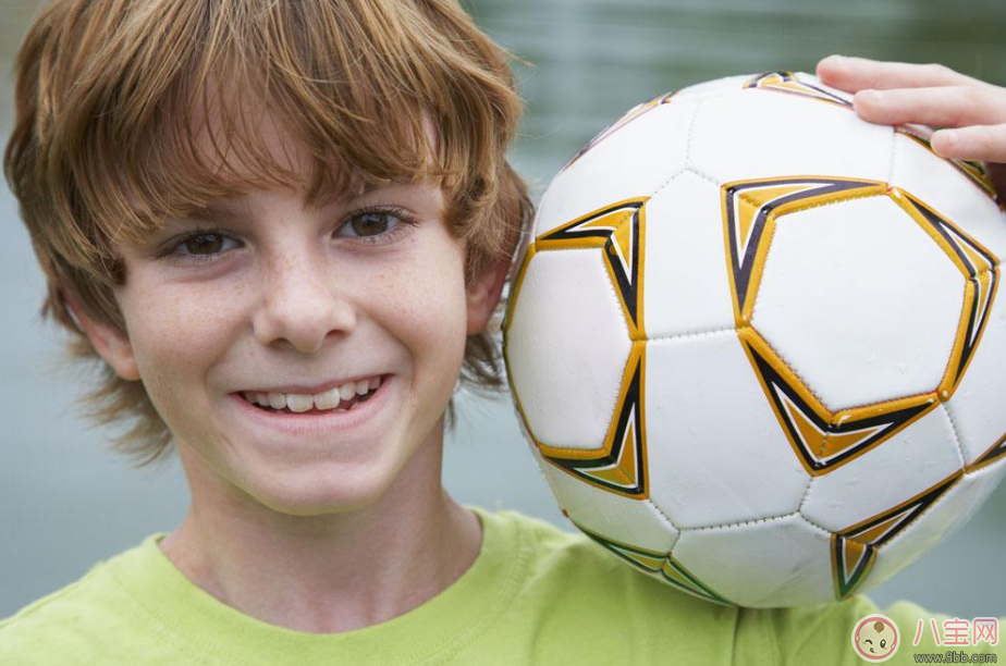 頭暈臉色發(fā)白興許是孩子缺鐵 這么做可以讓孩子不缺鐵