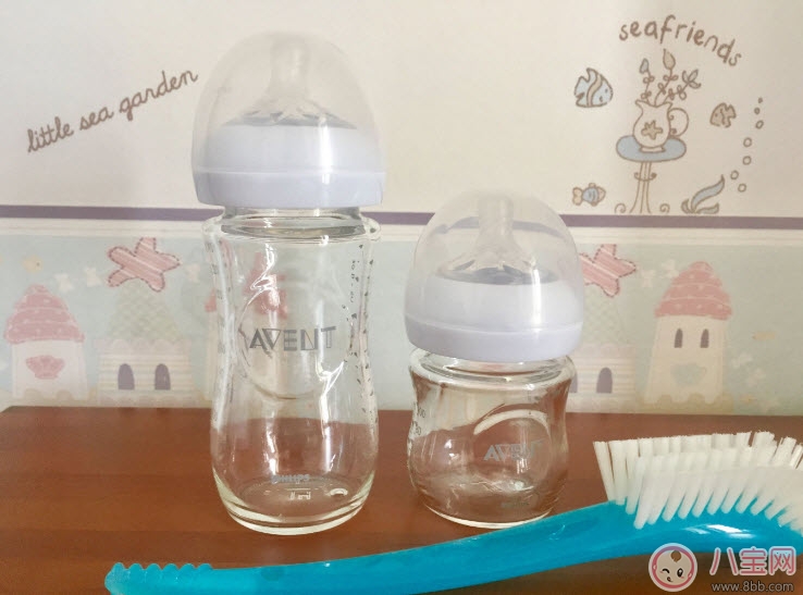 新安怡玻璃奶瓶和comotomo硅膠奶瓶哪種好 新安怡可么多么奶瓶對(duì)比
