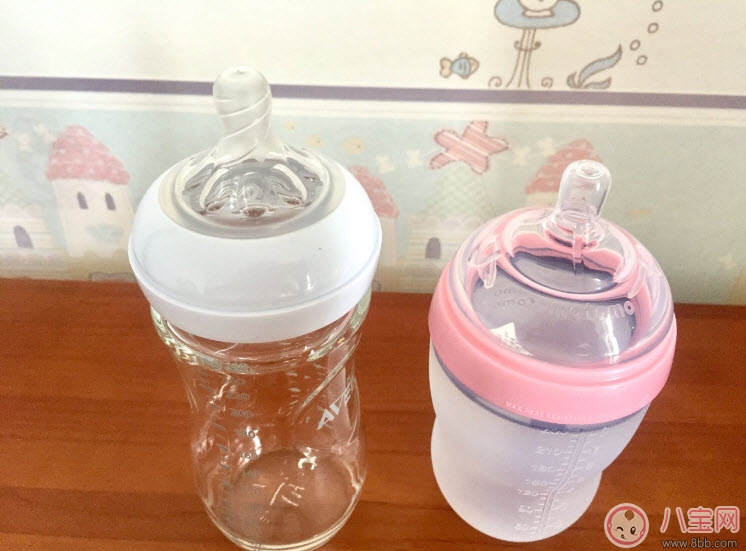新安怡玻璃奶瓶和comotomo硅膠奶瓶哪種好 新安怡可么多么奶瓶對(duì)比