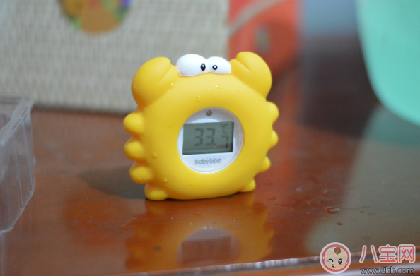 秋季寶寶水溫計哪款好 棒棒豬小水溫計測評