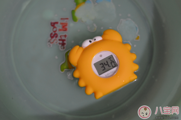 秋季寶寶水溫計哪款好 棒棒豬小水溫計測評
