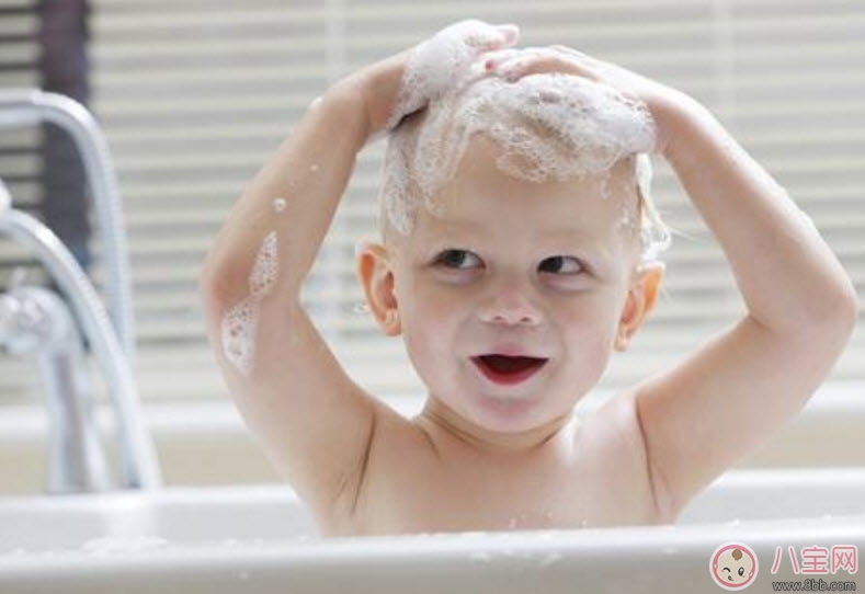 怎么給寶寶選擇洗發(fā)水 寶寶洗發(fā)水成分哪種不好 怎么給寶寶選擇洗發(fā)水 寶寶洗發(fā)水成分哪種不好
