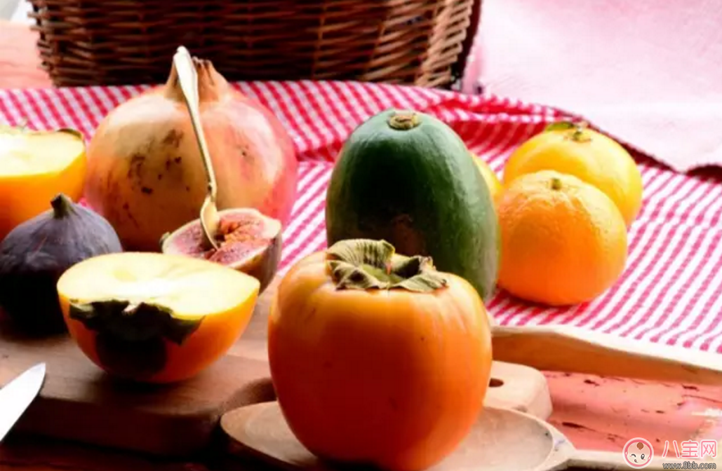 秋季吃柿子好處多 但別忘了吃柿子時(shí)還有這些禁忌