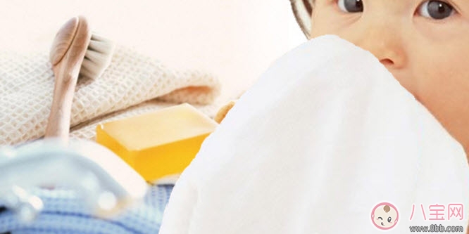 濕巾可以給寶寶用來洗臉嗎 寶寶早上用濕巾洗臉好嗎