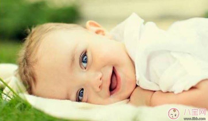 寶寶缺維生素a的癥狀有哪些 寶寶吃什么補(bǔ)充維生素A 寶寶缺維生素a的癥狀有哪些 寶寶吃什么補(bǔ)充維生素A