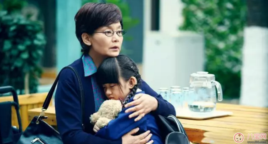 婆婆干涉育兒 與其抗拒不如談?wù)劯舸逃@件事