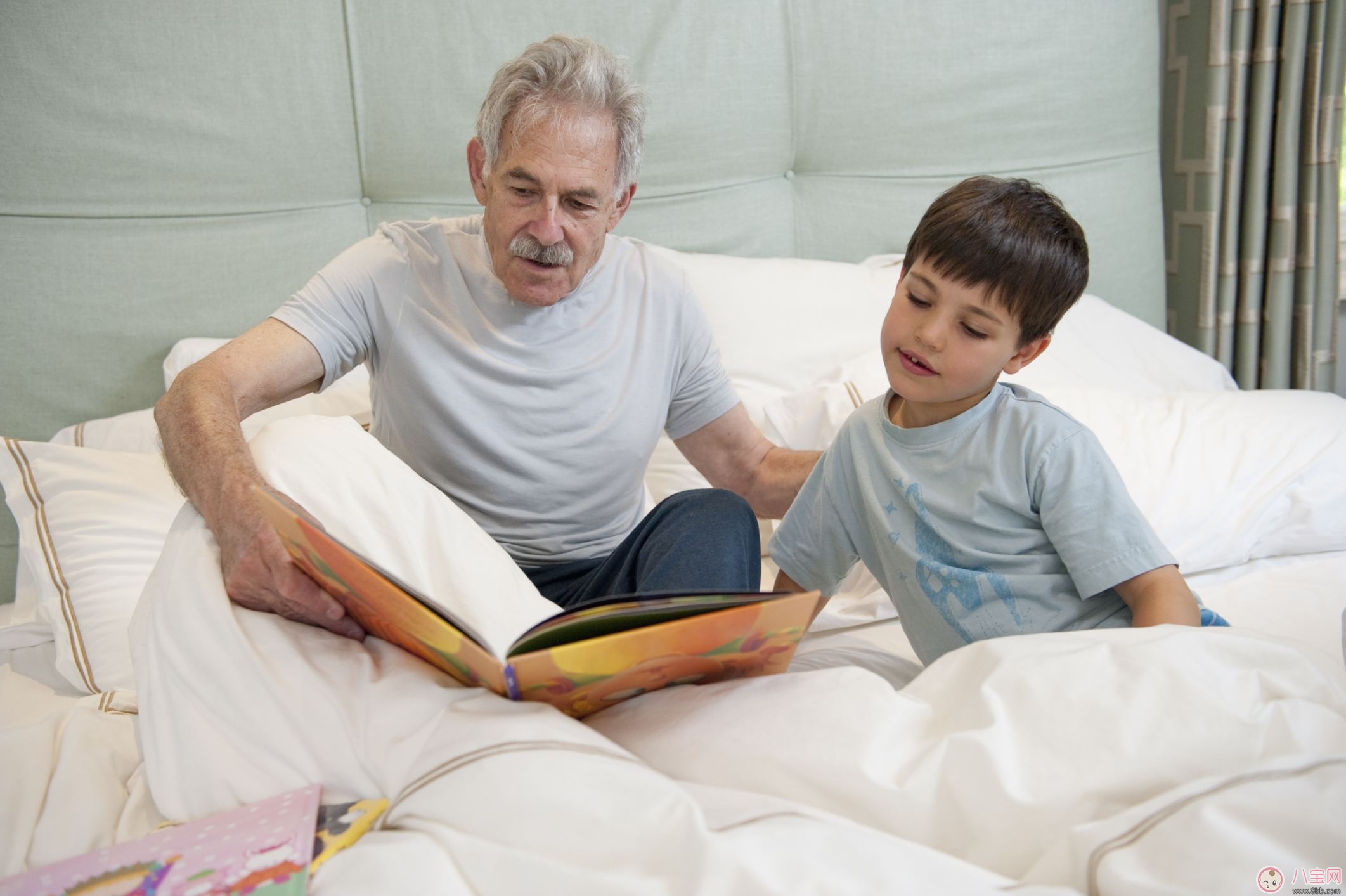 婆婆干涉育兒 與其抗拒不如談?wù)劯舸逃@件事